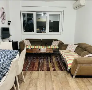 APARTAMENT ME QERA 2+1 STACIONI TRENIT 70.000 LEKE