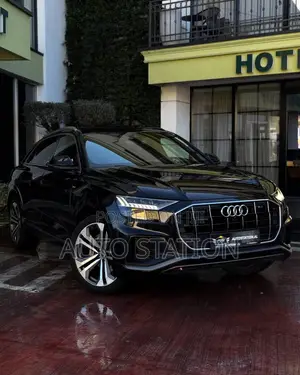 Audi Q8 S Line