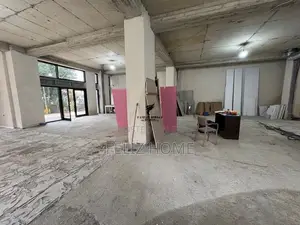 ZYRE ME QERA 210 M2 BRRYL 1.400 EURO