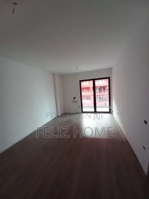 ZYRE ME QERA 70 M2 RRUGA E DIBRES 700 EURO