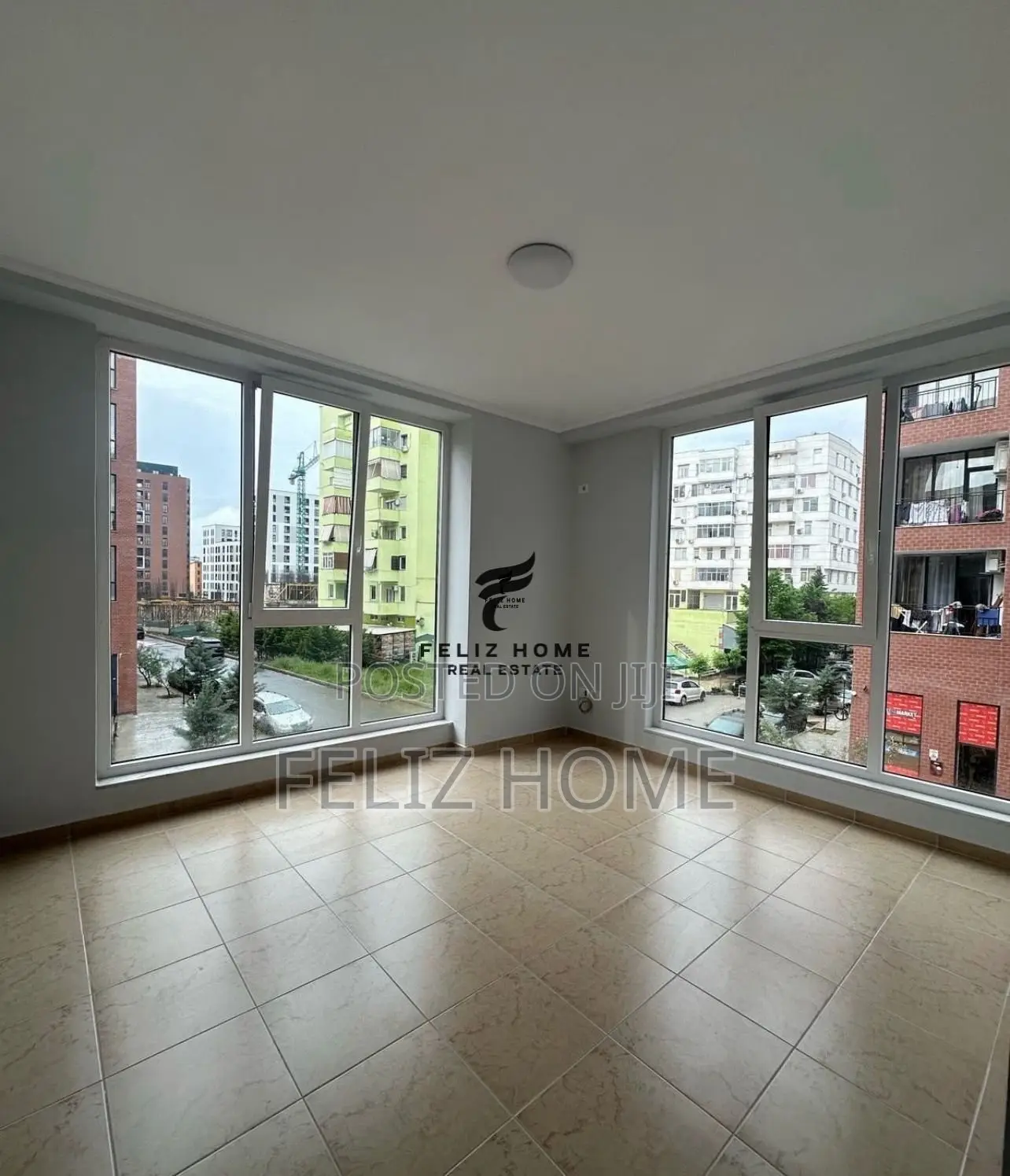 ZYRE ME QERA 120 M2 STACIONI TRENIT 1.500 EURO