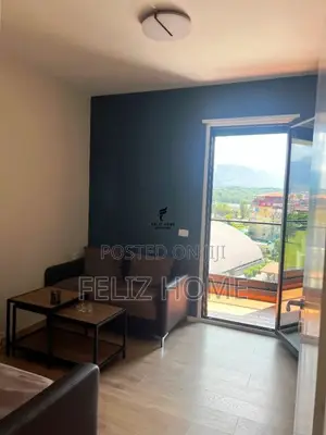 ZYRE ME QERA 100 M2 RRUGA E KOSOVAREVE 1.100 EURO