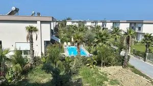 SHITET VILE 2 KATESHE 400 M2 GJIRI LALEZIT 450.000 EURO