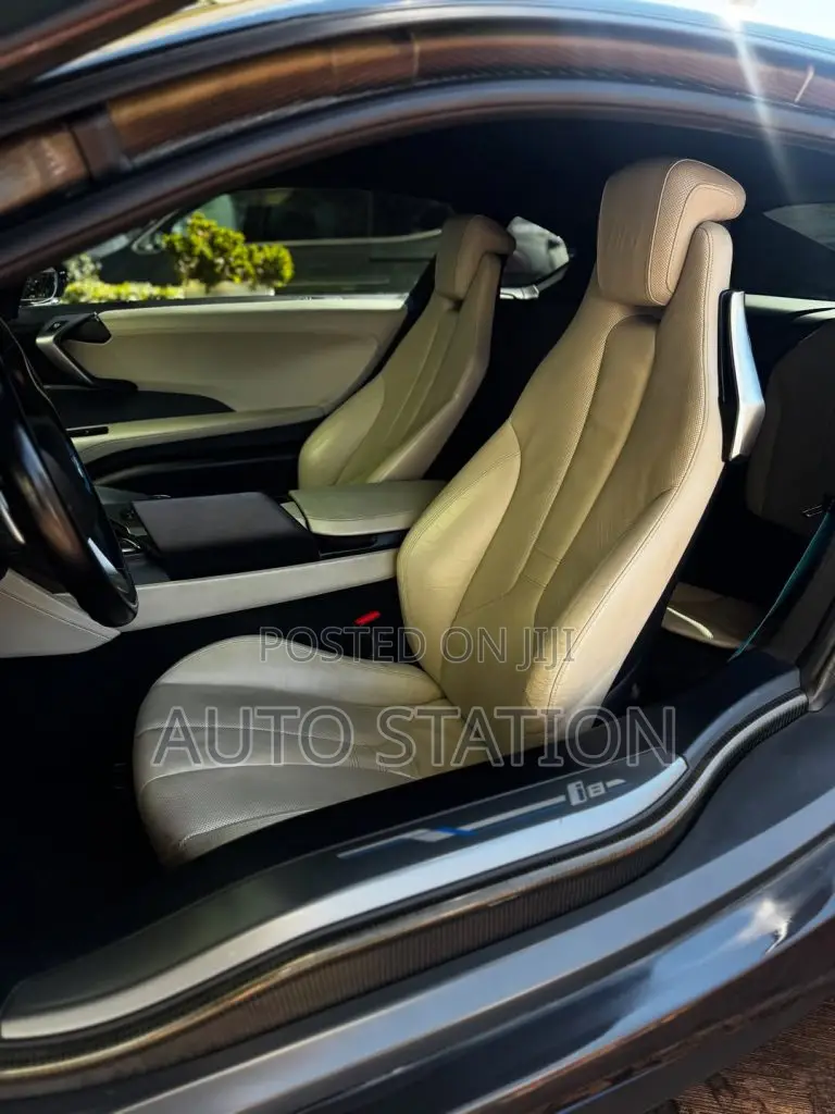 BMW i8