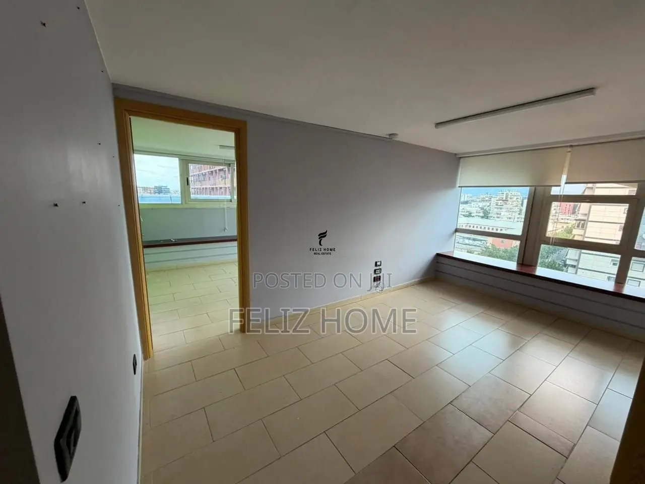 ZYRE ME QERA 450M2 RRUGA E KAVAJES 6000 EURO