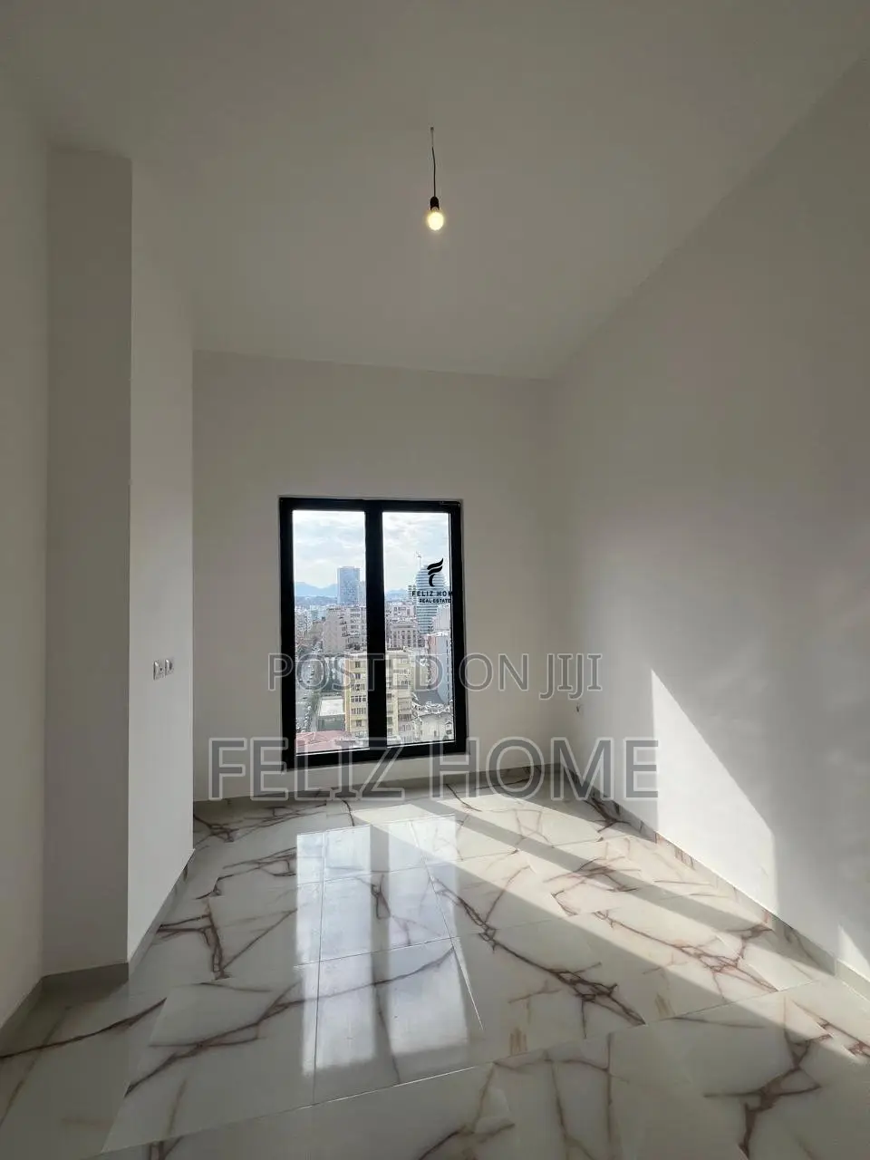 ZYRE ME QERA 106M2 RRUGA E BARRIKADAVE 120.000 LEKE