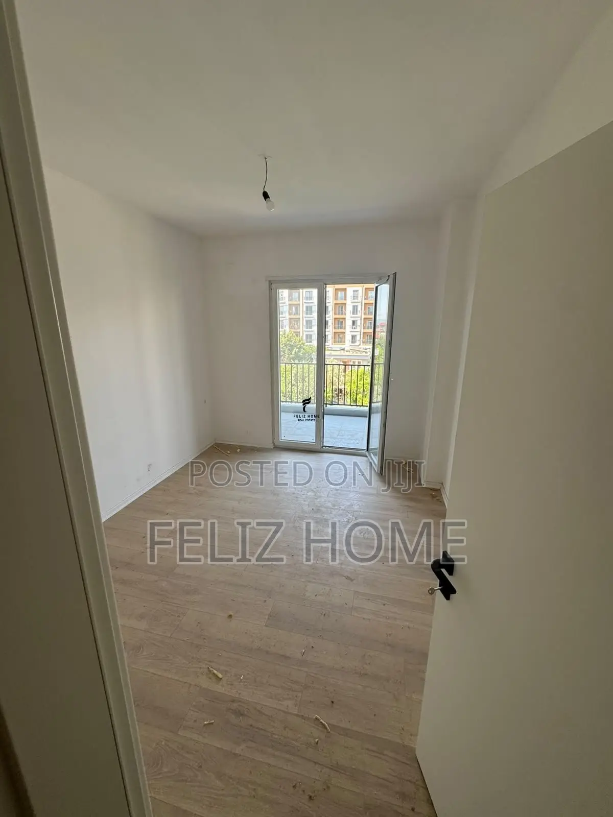 SHITET APARTAMENT 2+1+2 INSTITUT 107.000 EURO