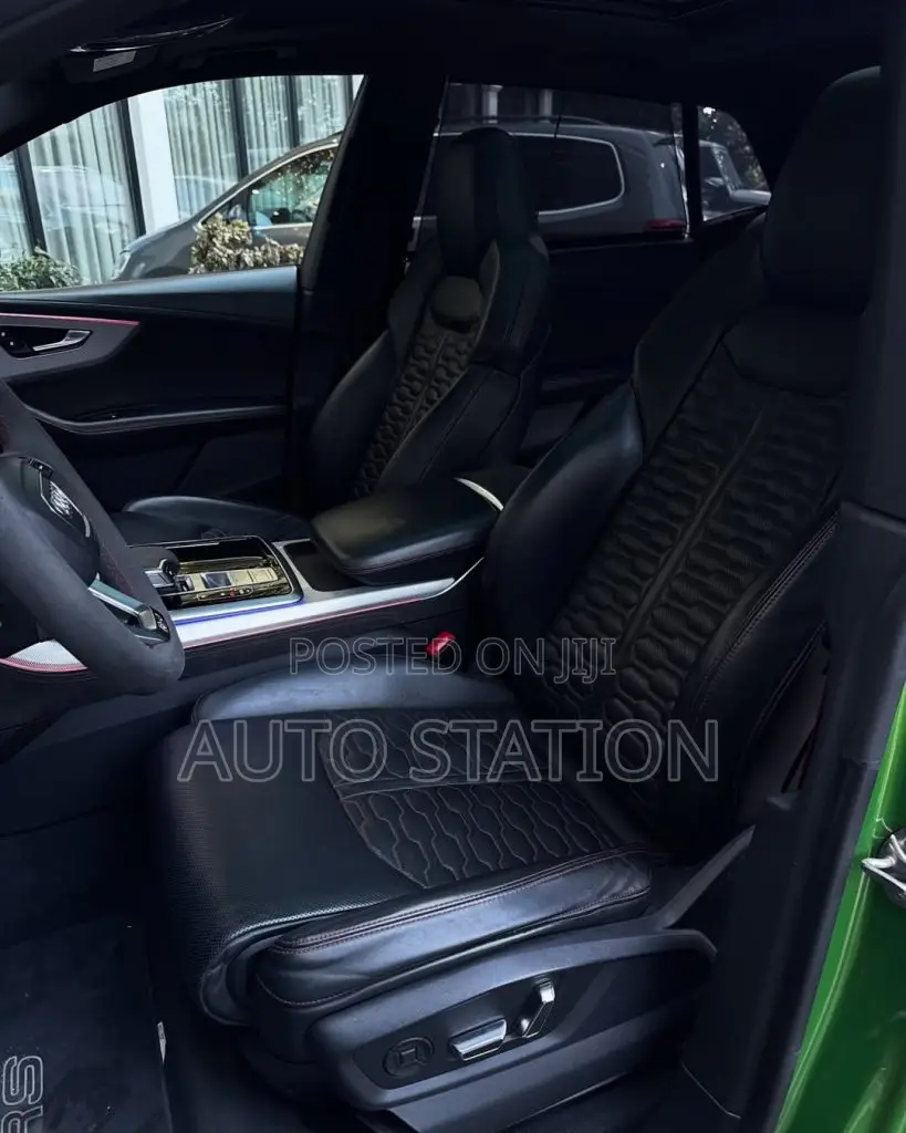 Audi RSQ8