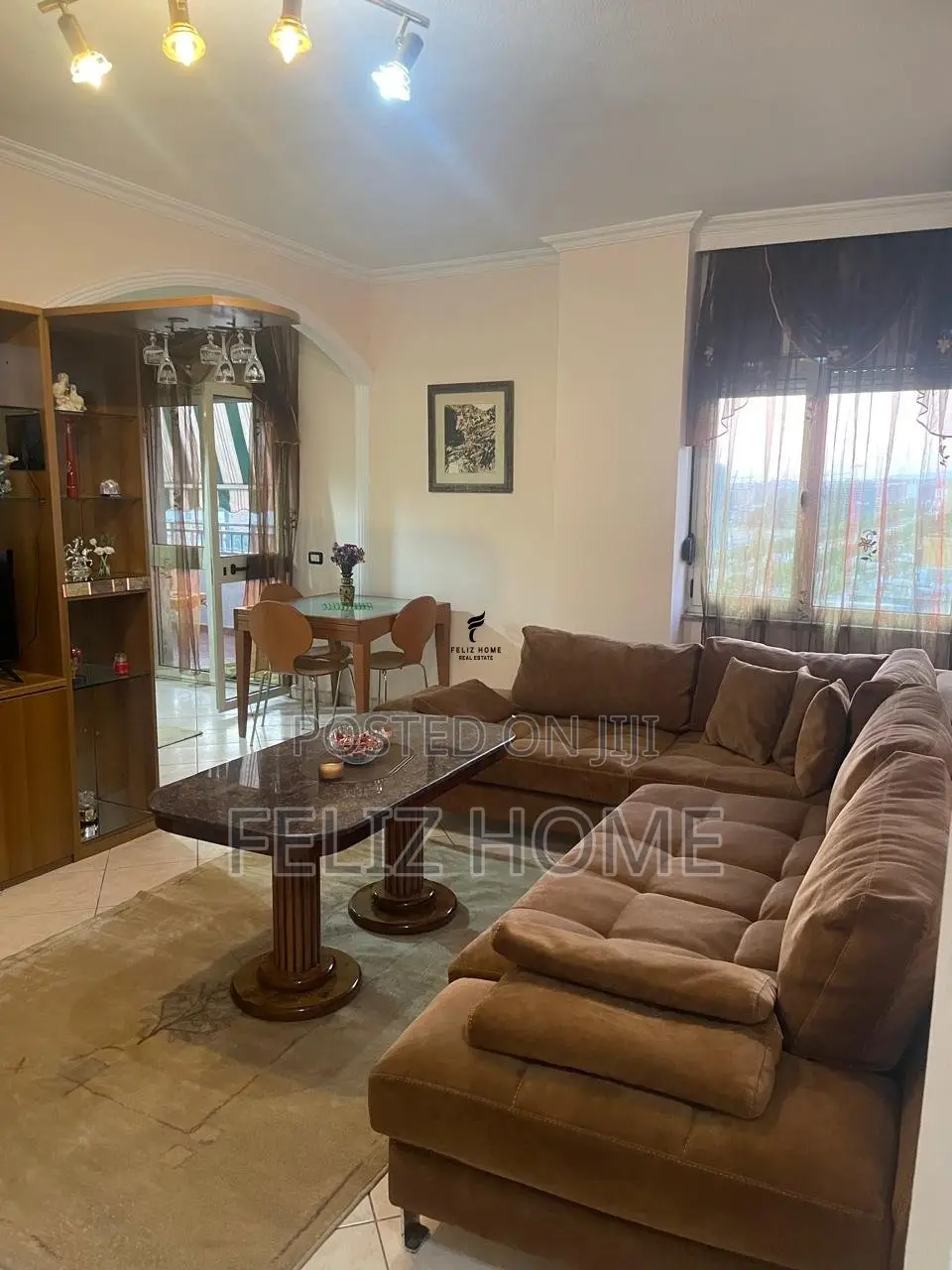 APARTAMENT ME QERA 2+1 STACIONI I TRENIT 75.000 LEKE