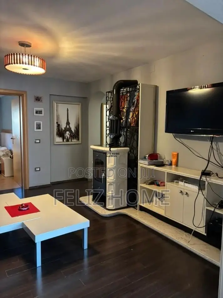 APARTAMENT ME QERA 3+1 QENDER 100.000LEKE