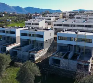 SHITET VILË LUKSOZE 230 M2 LUNDER 710.000 EURO