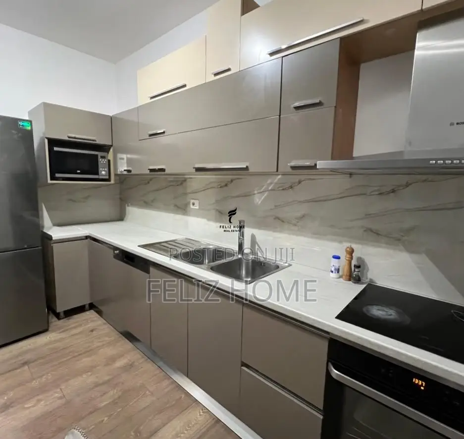 APARTAMENT ME QERA 2+1 STACIONI TRENIT 70.000 LEKE