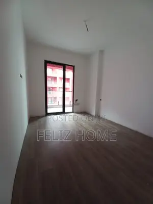 ZYRE ME QERA 70 M2 RRUGA E DIBRES 700 EURO