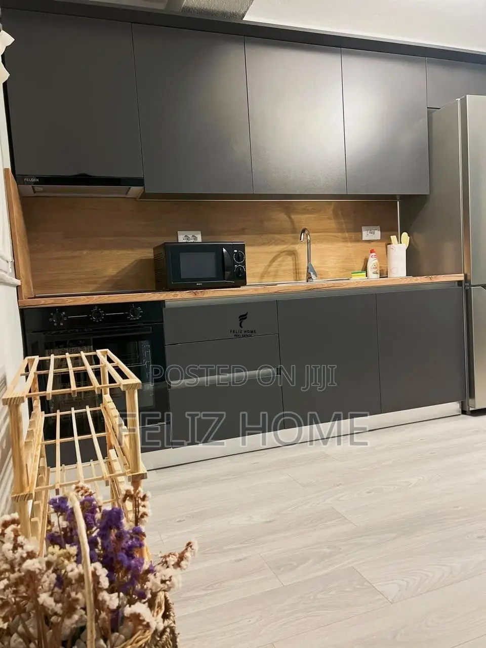 APARTAMENT ME QERA 1+1 RRUGA E DURRESIT 65.000 LEKE
