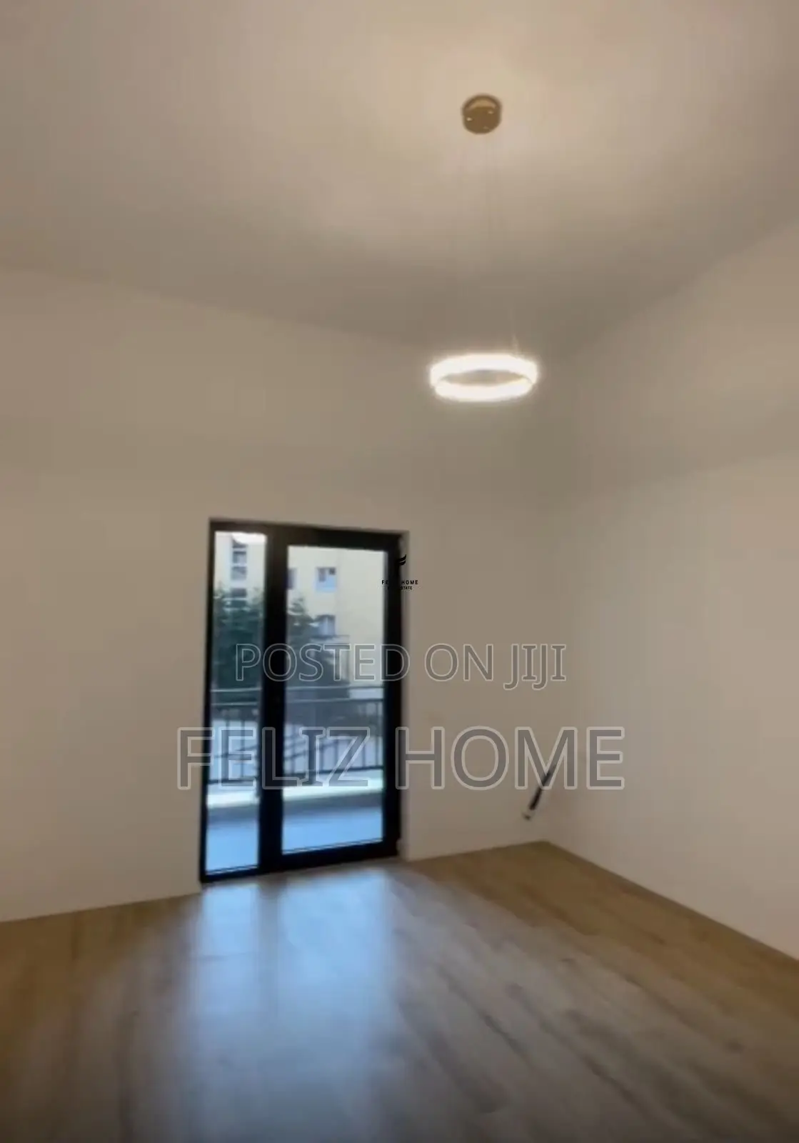 SHITET APARTAMENT 2+1+2 RRUGA E DIBRES 270.000 EURO