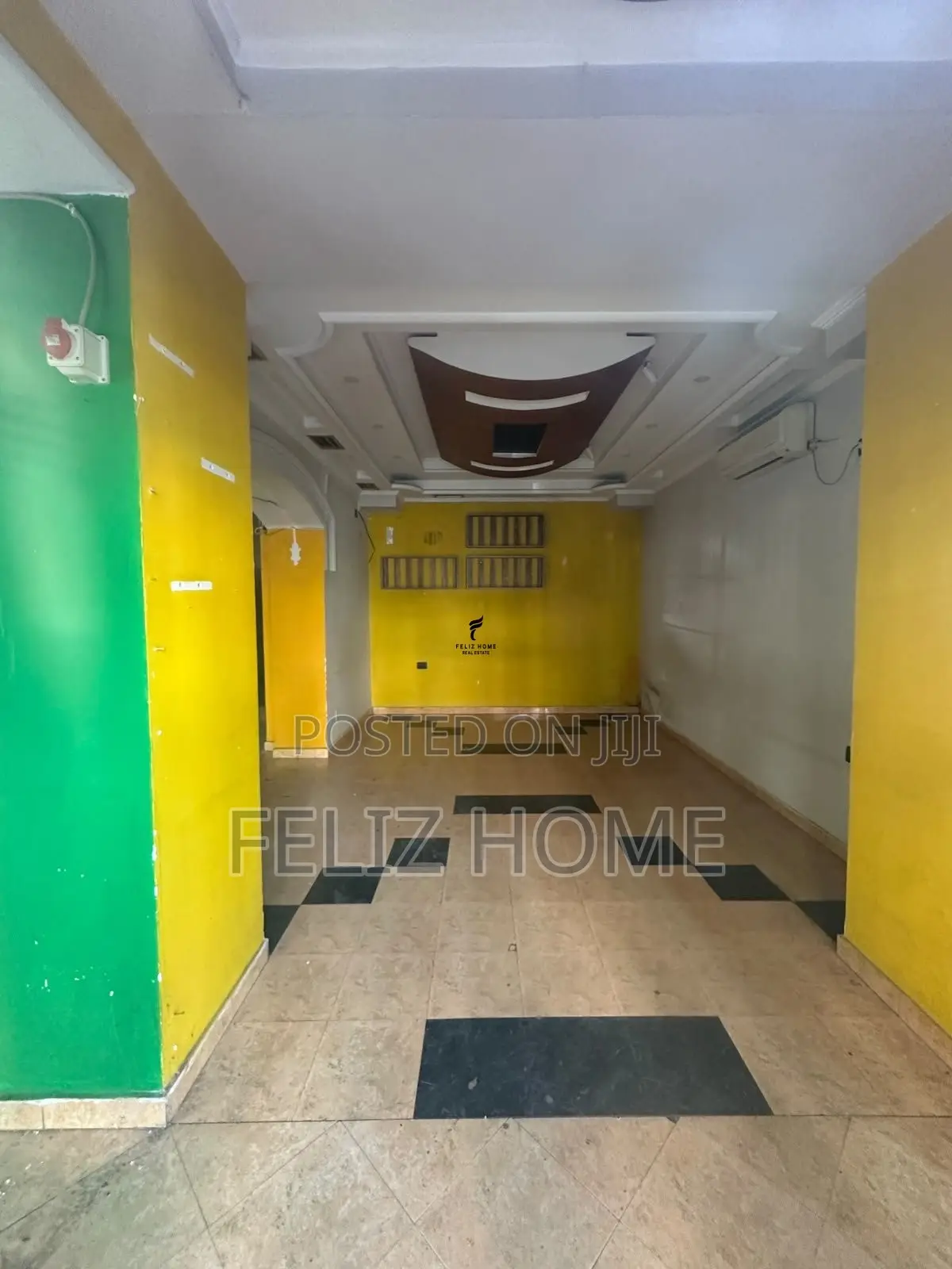 DYQAN ME QERA 52M2 BULEVARDI BAJRAM CURRI 150.000 LEKE