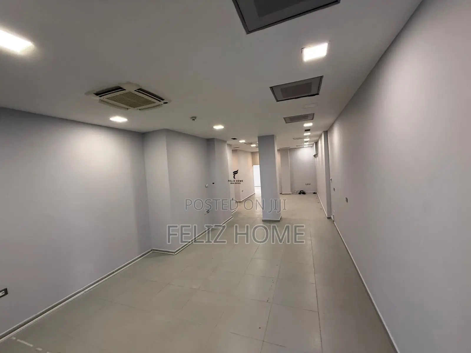 ZYRE ME QERA 220 M2 RRUGA E KAVAJES 4.400 EURO
