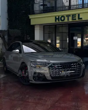 Audi S8