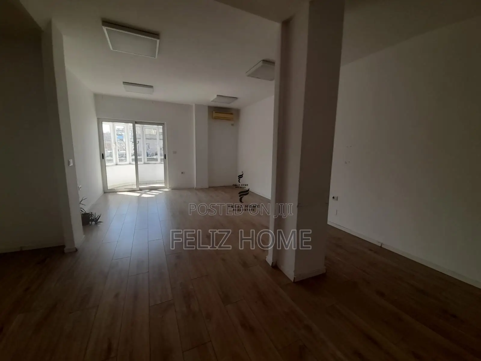 ZYRE ME QERA 180 M2 SHESHI WILLSON 2000 EURO
