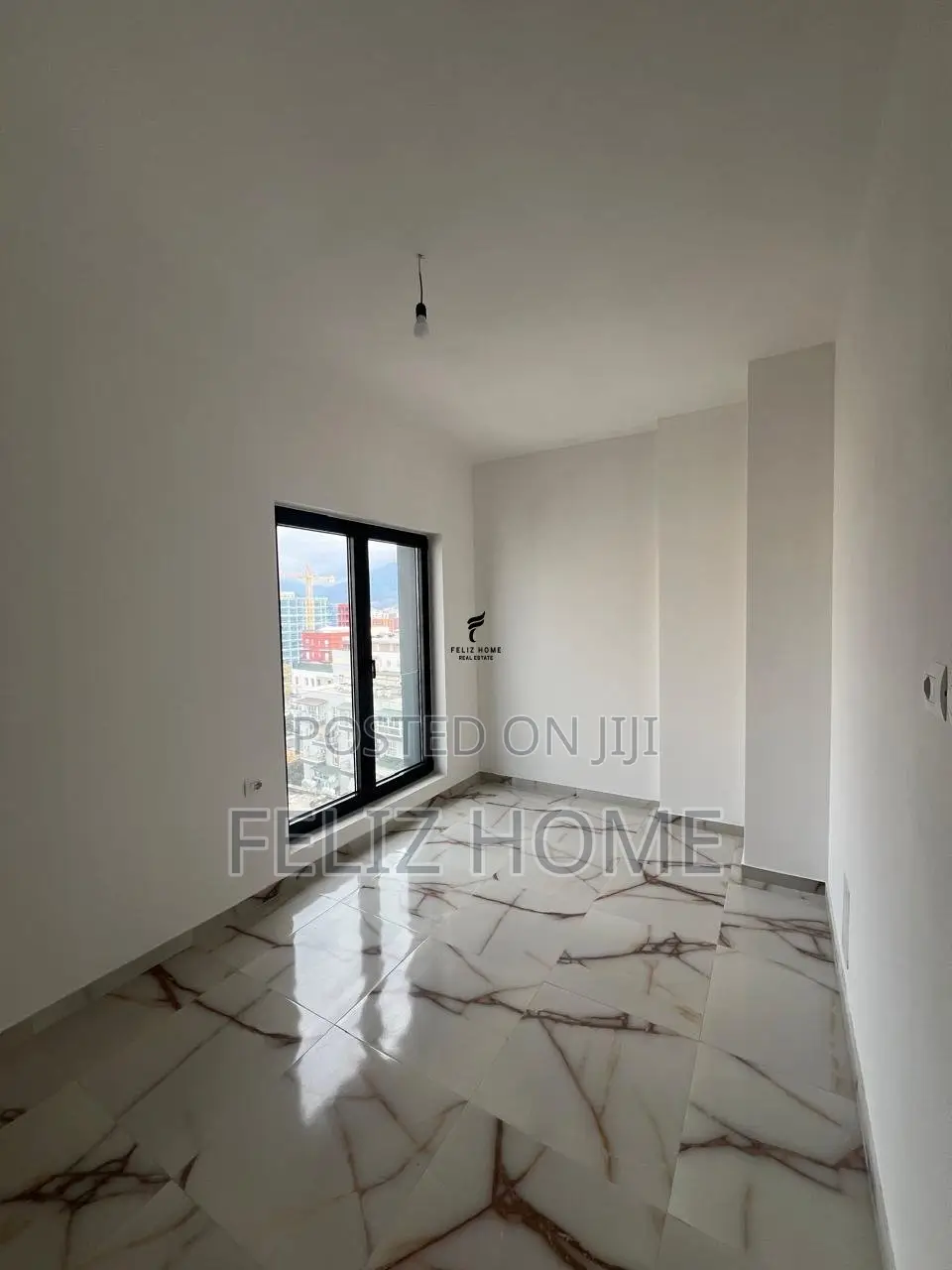 ZYRE ME QERA 108 M2 RRUGA E BARRIKADAVE 100.000 LEKE