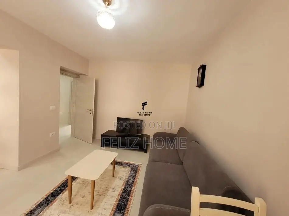 APARTAMENT ME QERA 2+1 MYSLYM SHYRI 650 EURO