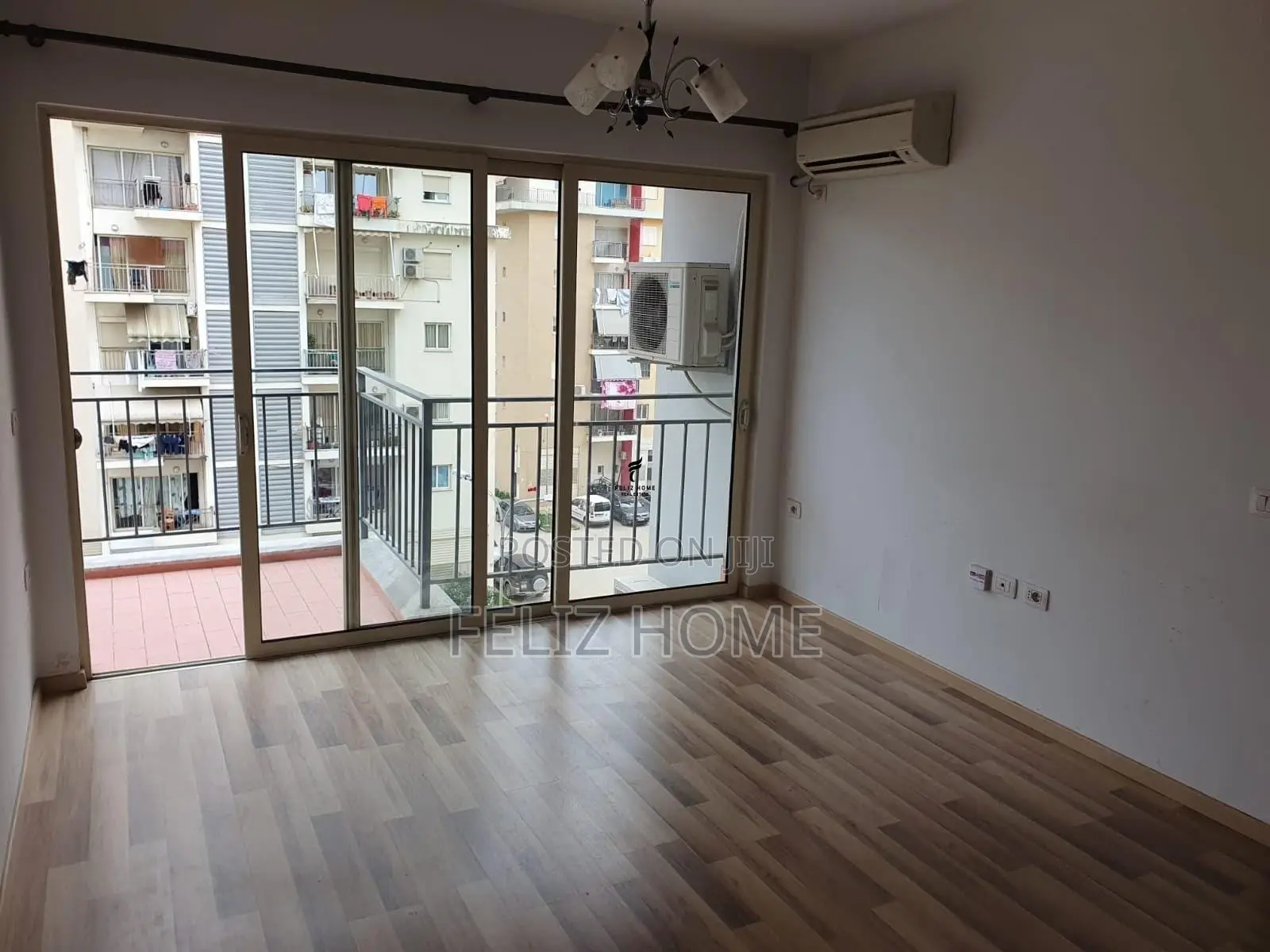 APARTAMENT ME QERA 1+1 ISH FUSHA E AVIACIONIT 45.000 LEKE