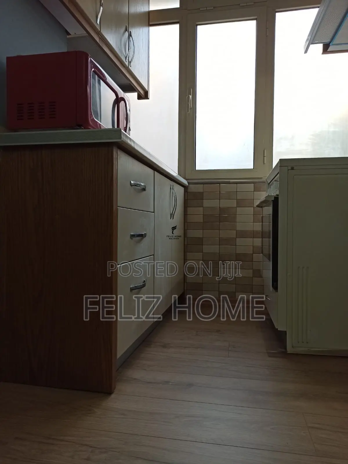 APARTAMENT ME QERA 1+1 21 DHJETORI 50.000 LEKE