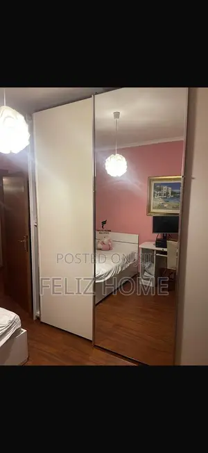 APARTAMENT ME QERA 2+1 ISH EKSPOZITA 100.000 LEKE