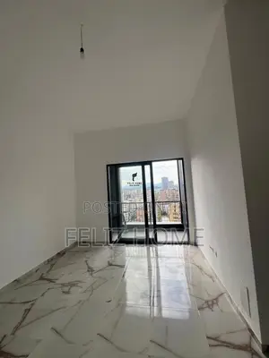ZYRE ME QERA 106M2 RRUGA E BARRIKADAVE 120.000 LEKE