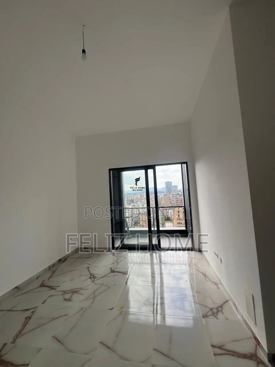 ZYRE ME QERA 106M2 RRUGA E BARRIKADAVE 120.000 LEKE