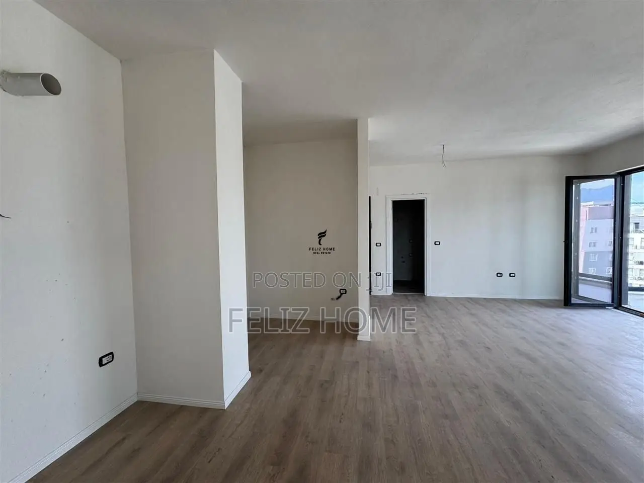 SHITET APARTAMENT 2+1 ISH FUSHA AVIACIONIT 180.000 EURO