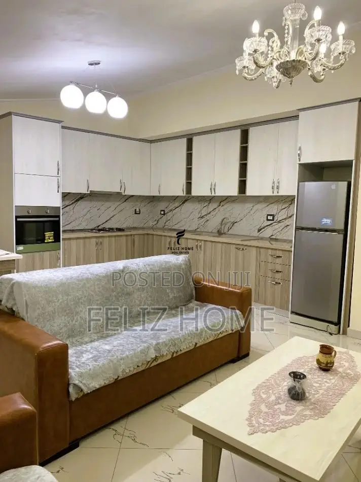 APARTAMENT ME QERA 2+1 5 MAJI 60.000 LEKE