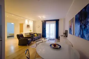 APARTAMENT ME QERA 2+1 BULEVARDI ZHAN D’ARK 90.000 LEKE