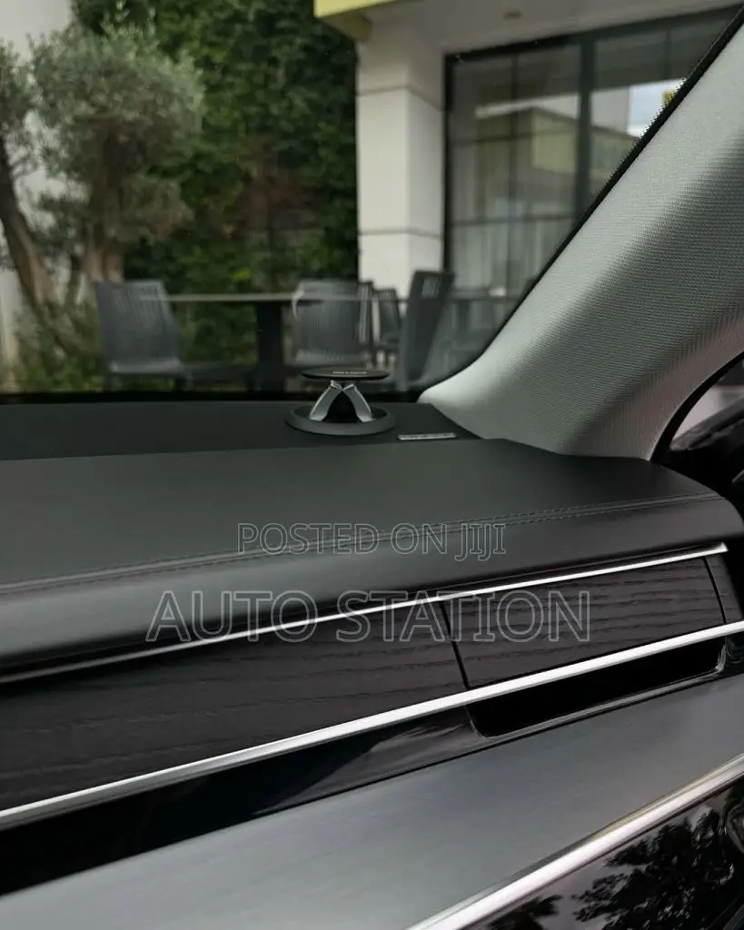 AUDI A8L