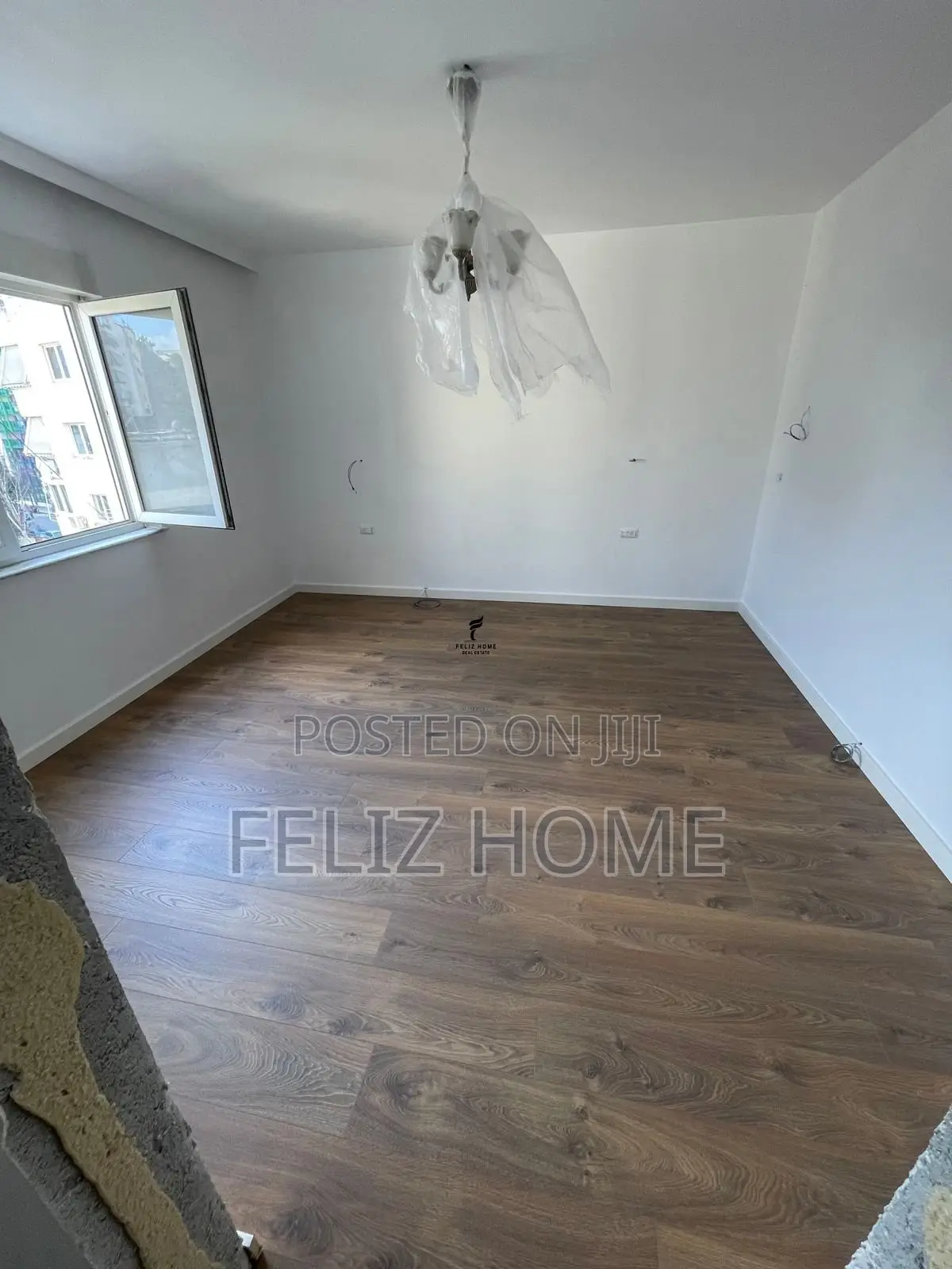 ZYRE ME QERA 67 M2 AIR ALBANIA 1.000 EURO
