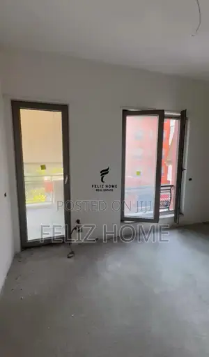 ZYRE ME QERA 3+1+3 RRUGA E KAVAJES 250.000 LEKE