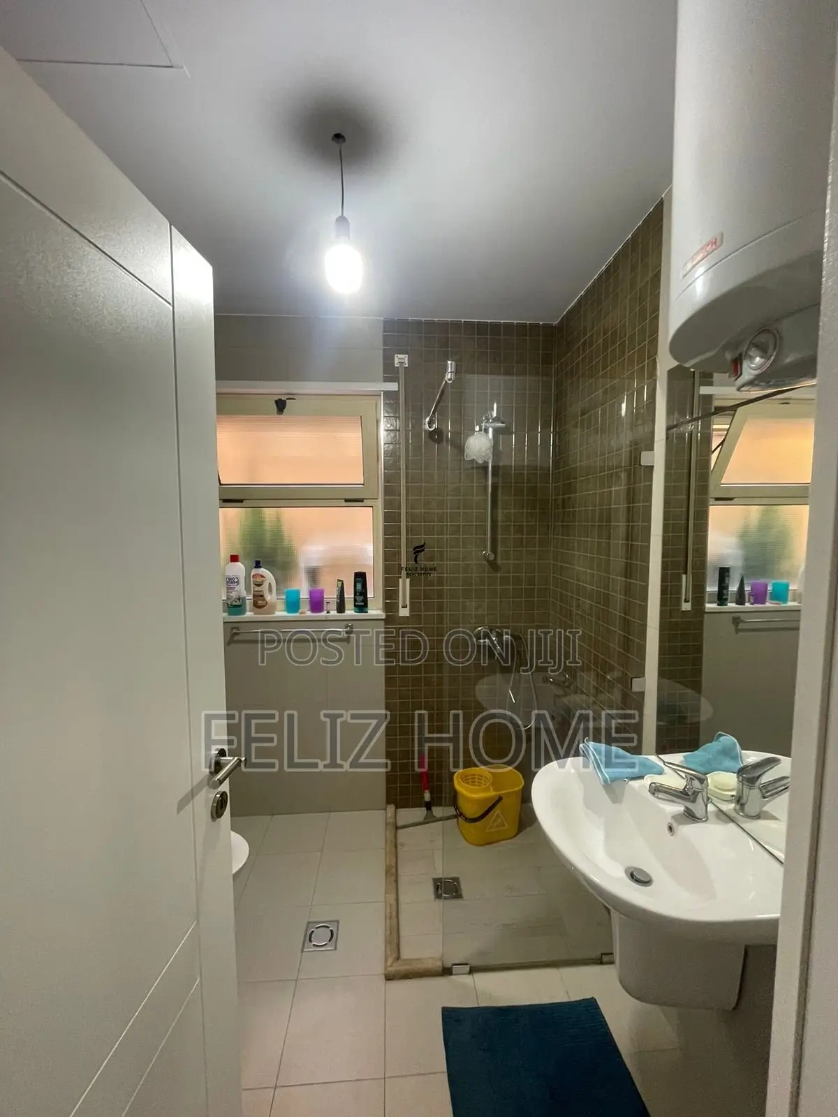 SHITET APARTAMENT 2+1+2+DEPO KOMUNA E PARISIT 320.000 EURO