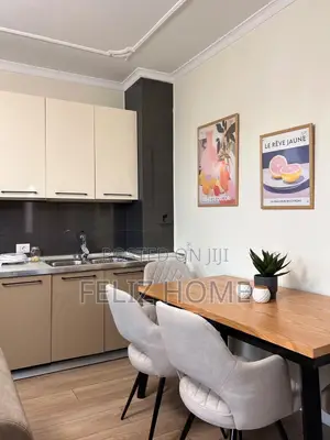 APARTAMENT ME QERA 3+1+2 VASIL SHANTO 120.000 LEKE