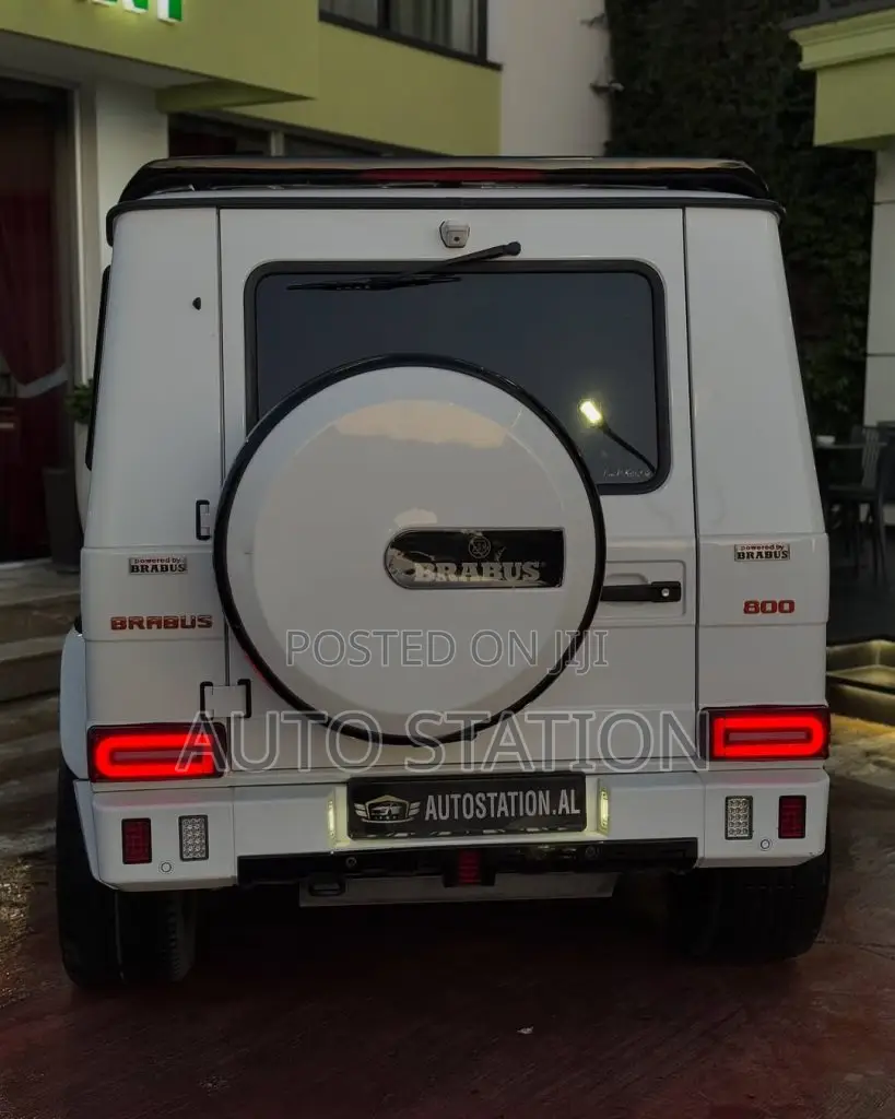 Mercedes Benz G500