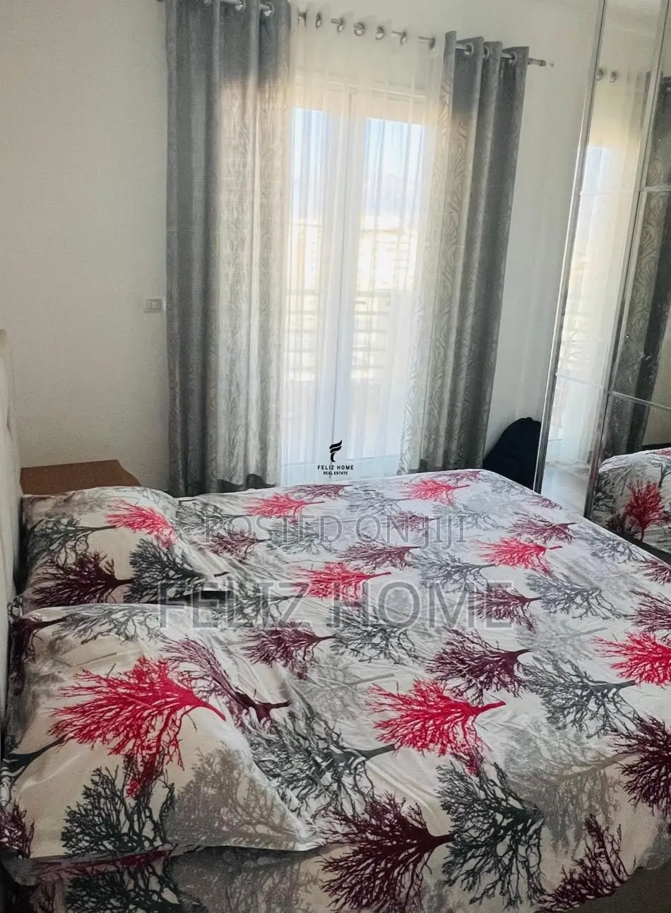 APARTAMENT ME QERA 2+1 STACIONI TRENIT 70.000 LEKE