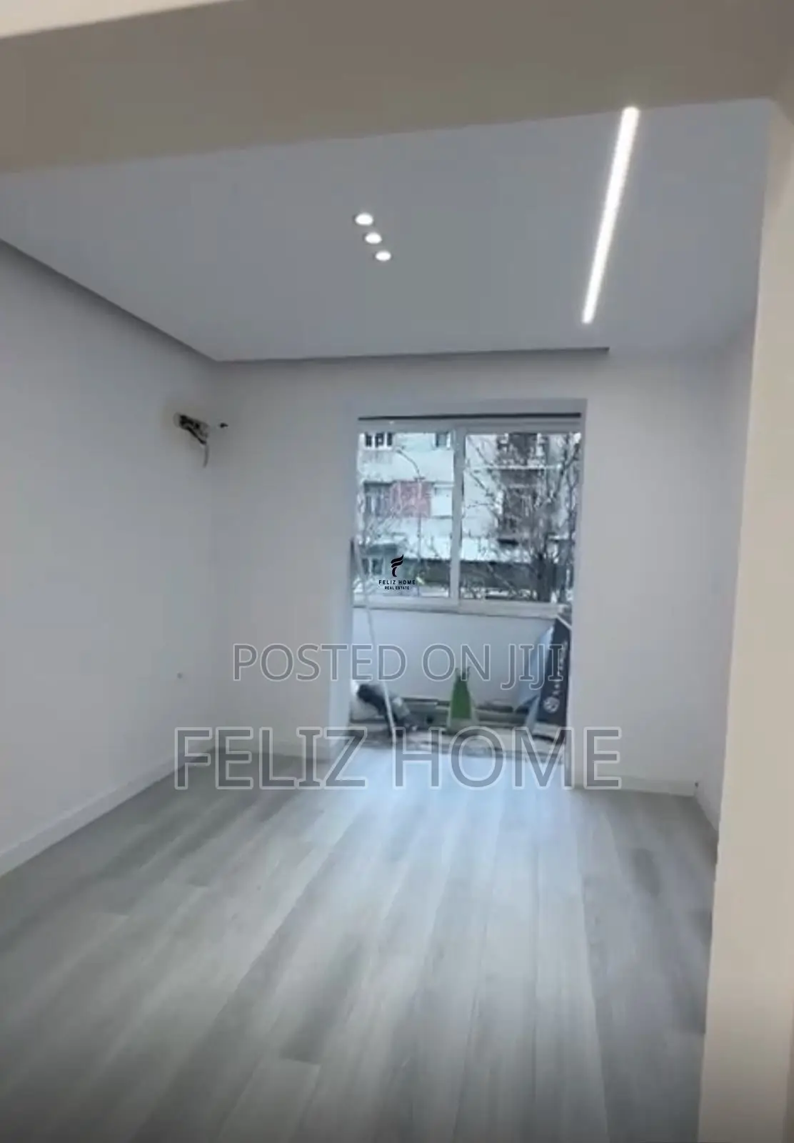 ZYRE ME QERA 80 M2 RRUGA E BARRIKADAVE 1.000 EURO