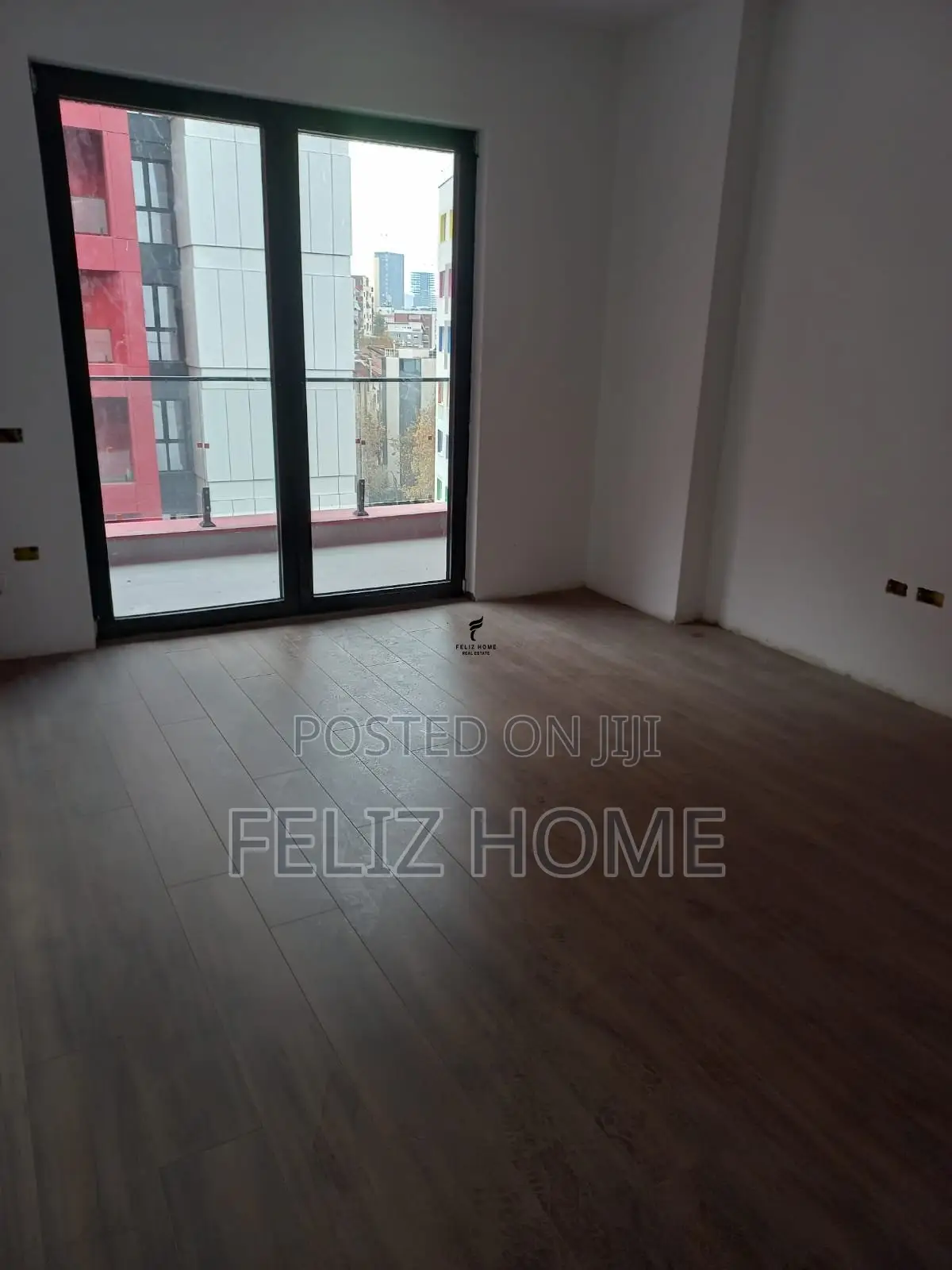 ZYRE ME QERA 70 M2 RRUGA E DIBRES 700 EURO