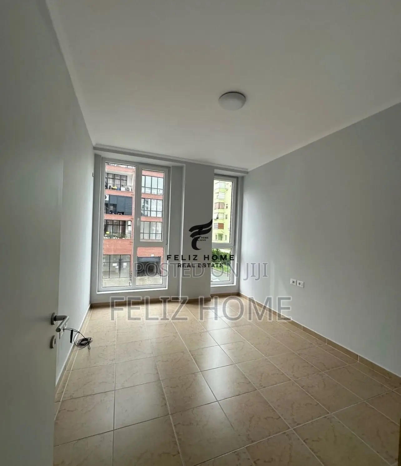 ZYRE ME QERA 120 M2 STACIONI TRENIT 1.500 EURO