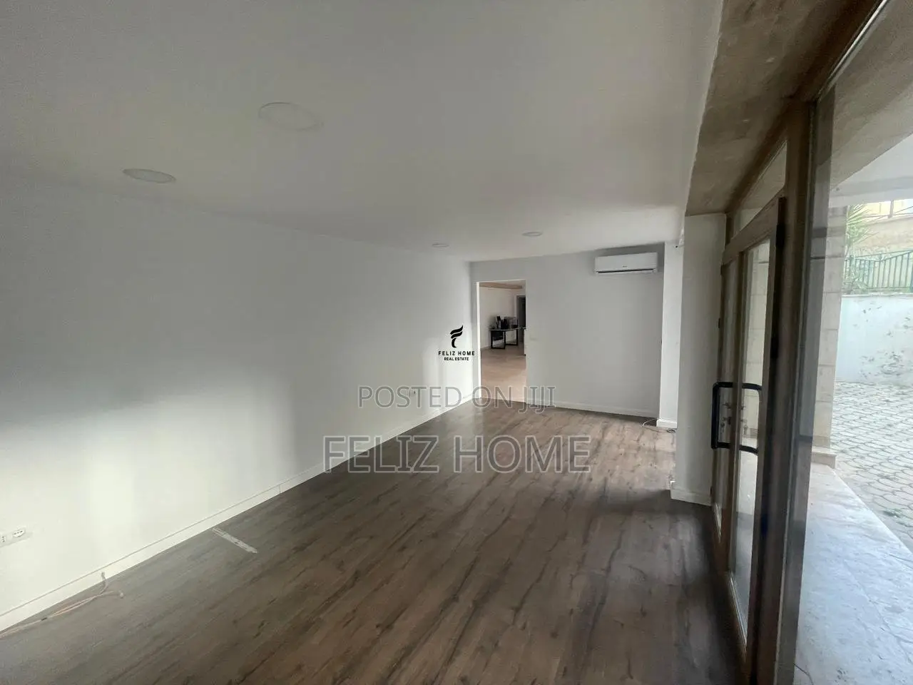 ZYRE ME QERA 163M2 PAZARI I RI 1.600 EURO