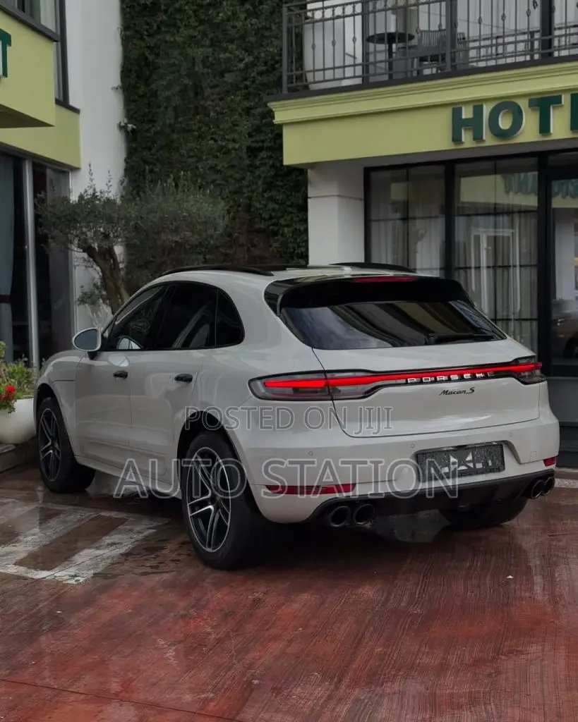 Porsche Macan S