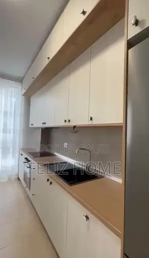 APARTAMENT ME QERA 2+1 STACIONI TRENIT 1.500 EURO