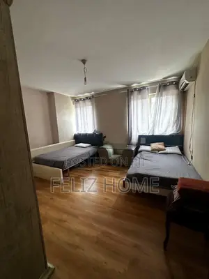 APARTAMENT ME QERA 2+1 RRUGA KONGRESI I MANASTIRIT 50.000 LEKE