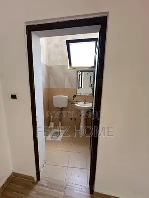 MAGAZINE ME QERA 220 M2 TEG 1.000 EURO