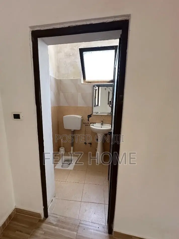 MAGAZINE ME QERA 220 M2 TEG 1.000 EURO