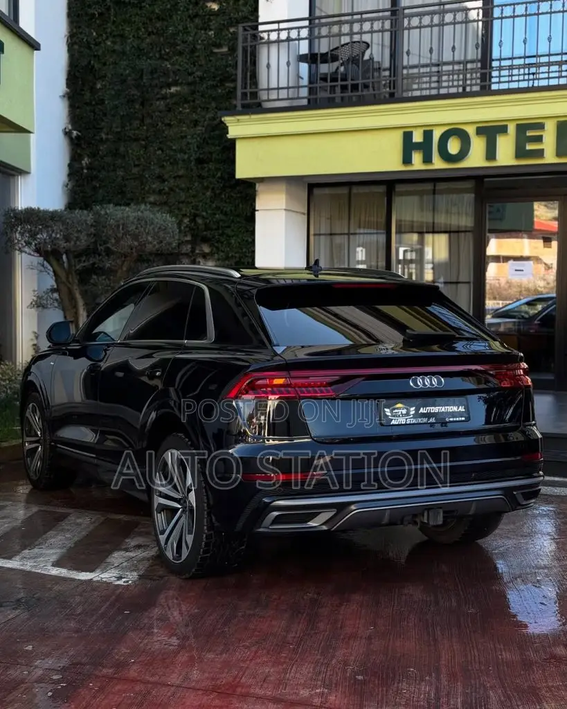 Audi Q8 S Line